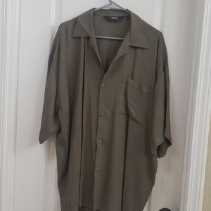 Men's Casual Button Down Dress Shirt....EUC